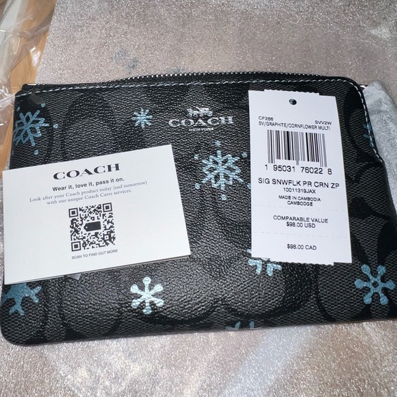 SOLD Coach Snowflake Corner Zip Wristlet in Signature Canvas - Picture 11 of 12